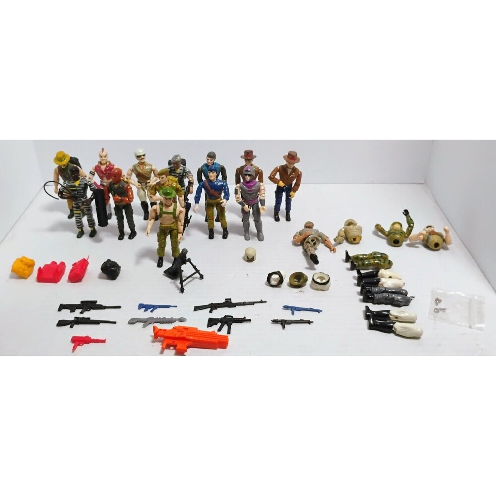 VTG 80’S LANARD THE CORPS! 50 PC LOT 13 FIGURES 37  WEAPONS ACCESSORIES & PARTS